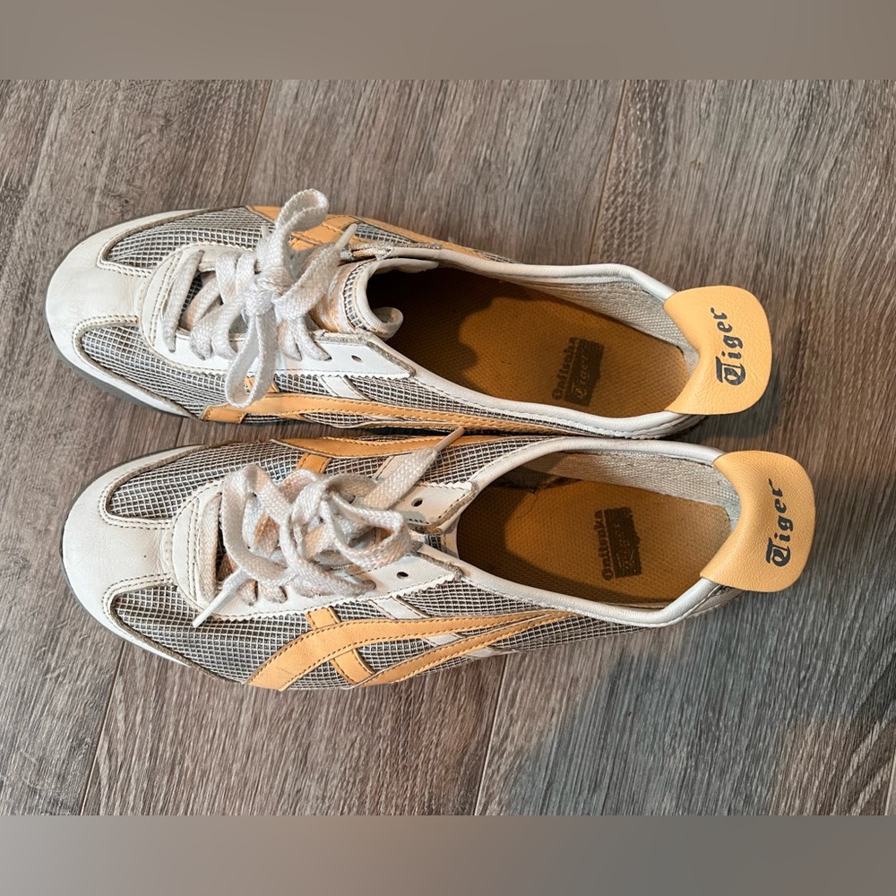 Gray Whit and peach colored Le -Tigre women’s shoes, size 9
